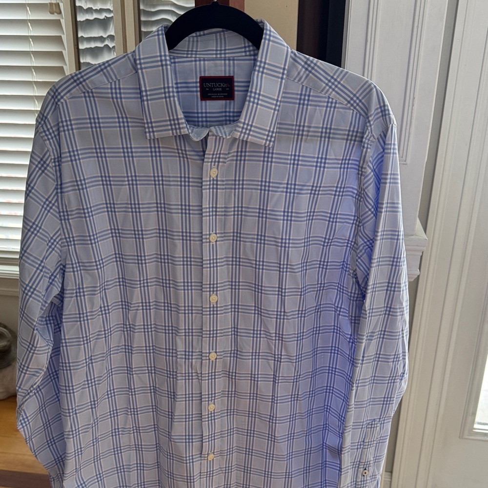 UNTUCKit Light Blue Checkered Shirt large